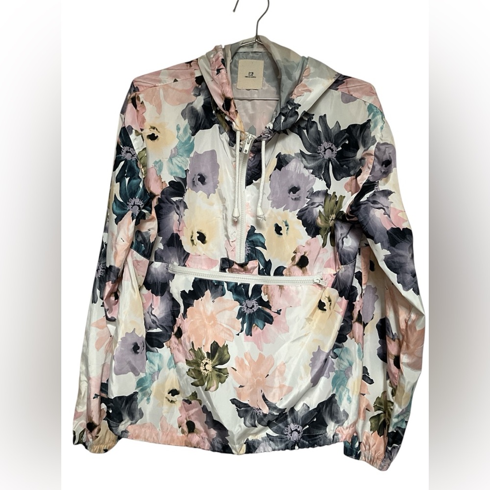 ✨Thread & Supply Women's Tyrell Blush Floral Hooded Windbreaker Size Medium